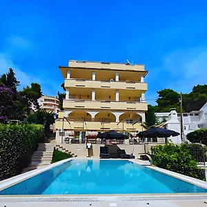  Apartment Penava, Private Beach, Pool And 7min To
